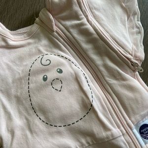 Nested bean zen one weighted swaddle. Size small (3-6 months) 13-18lbs.